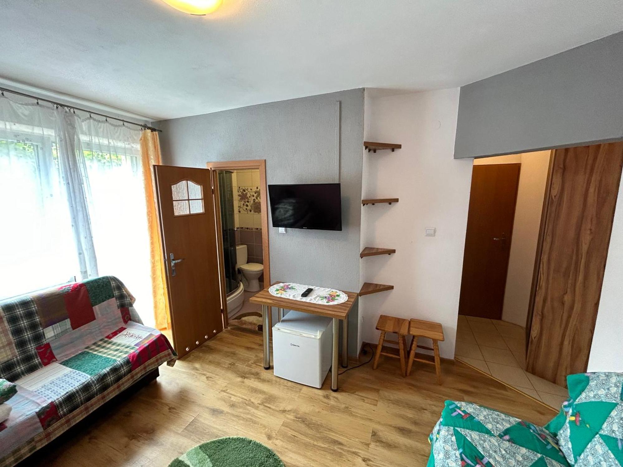 Willa Pod Zbojem Pipikasem Szczawnica Esterno foto